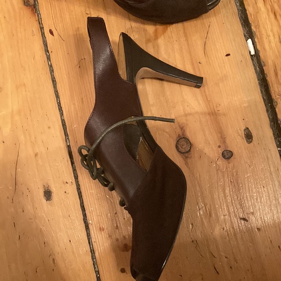 Tahari lace up heels - Picture 2 of 2